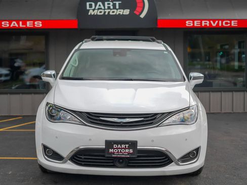 Used 2018 Chrysler Pacifica Limited w/ Advanced Safetytec Group image 2