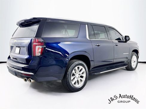 Used 2023 Chevrolet Suburban Premier AWD/4WD image 7