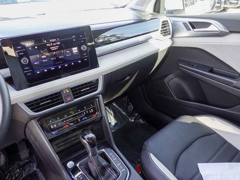 Certified 2025 Volkswagen Taos SEL image 22