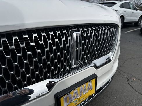 Certified 2023 Lincoln Aviator Reserve w/ Equipment Group 201A image 10