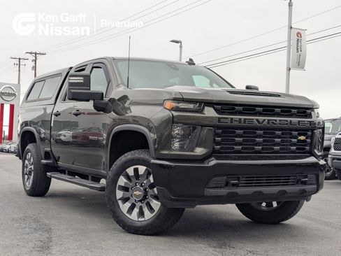 Used 2022 Chevrolet Silverado 2500 Custom w/ Custom Value Package image 1