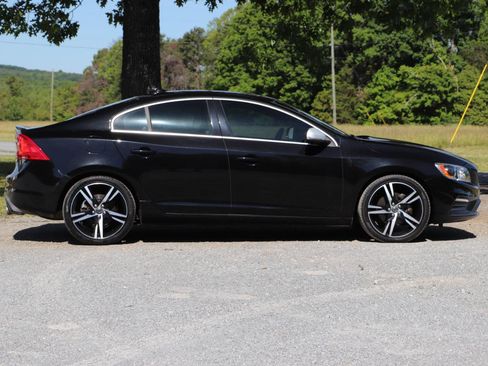 Used 2017 Volvo S60 T6 R-Design Platinum w/ Climate Package AWD/4WD image 2