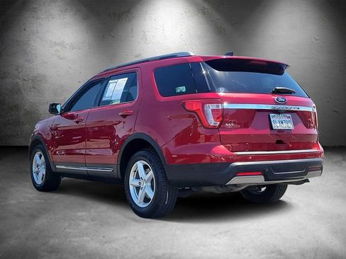 Used 2019 Ford Explorer XLT FWD image 4