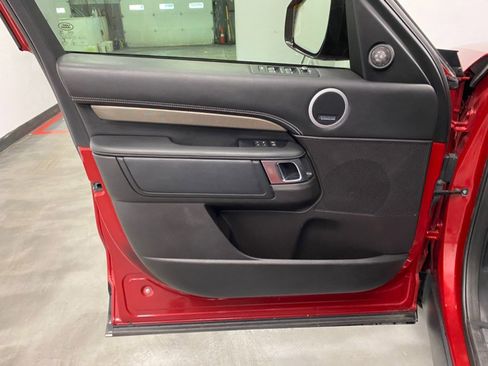 Used 2017 Land Rover Discovery HSE Luxury image 46