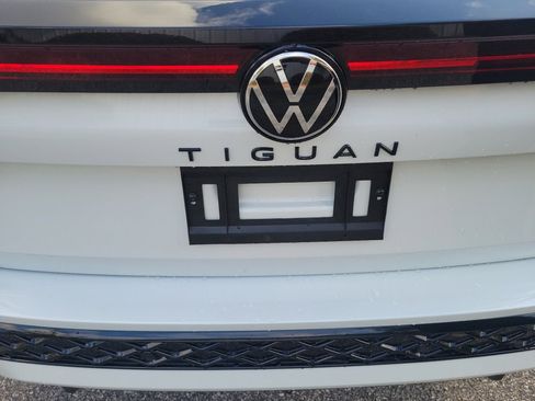 New 2026 Volkswagen Tiguan SE R-Line image 14
