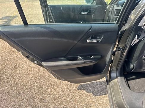 Used 2015 Honda Accord Sport image 10