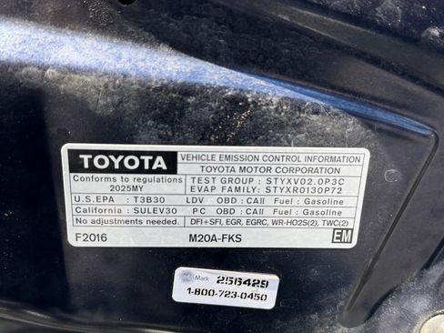 Used 2025 Toyota Corolla SE w/ SE Premium Package image 20