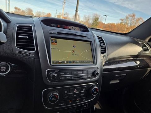 Used 2014 Kia Sorento SX w/ 3rd Row Package image 10