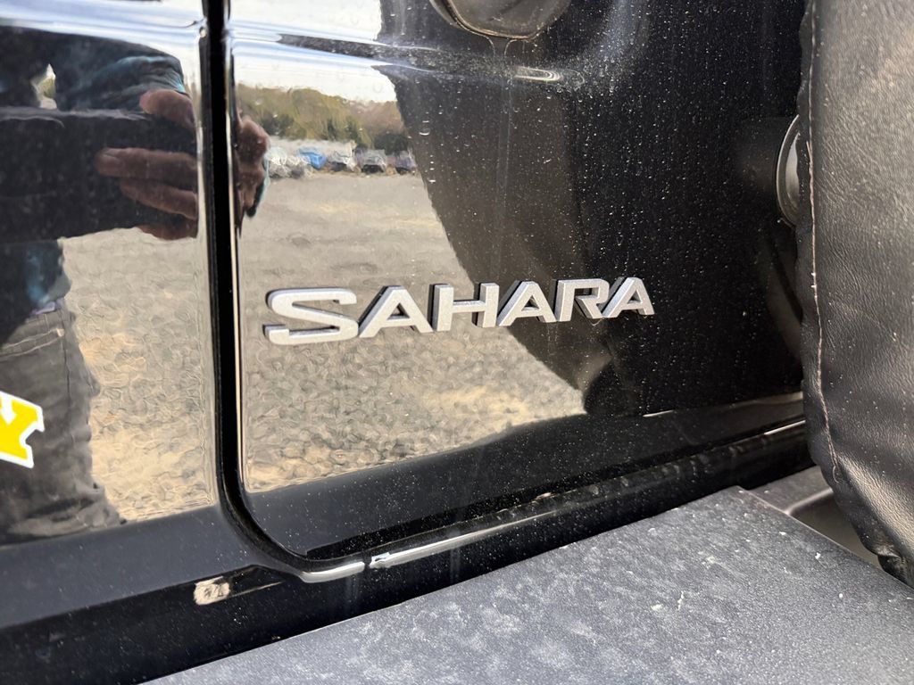 New 2025 Jeep Wrangler Unlimited Sahara AWD/4WD image 16