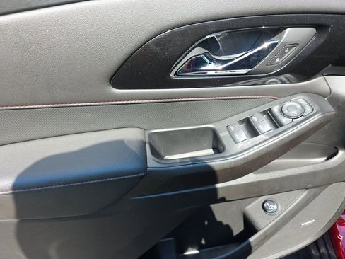 Used 2023 Chevrolet Traverse RS AWD/4WD image 20