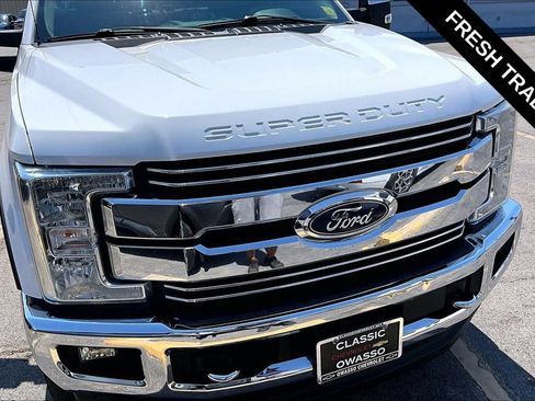 Used 2017 Ford F350 Lariat w/ Lariat Ultimate Package AWD/4WD image 32