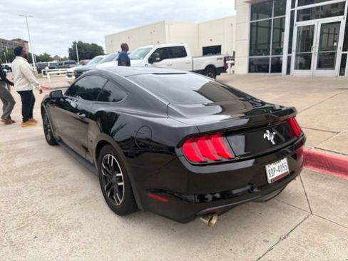 Used 2015 Ford Mustang Coupe RWD image 13