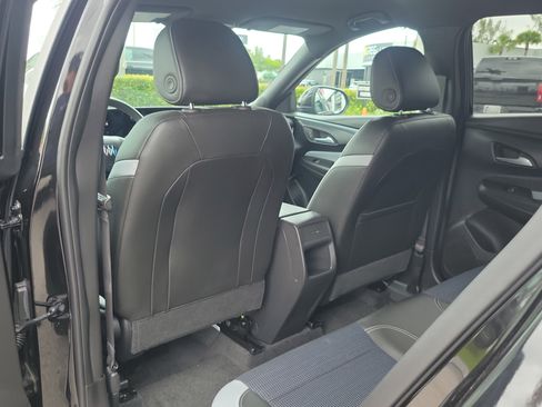 Used 2024 Buick Envista Preferred w/ Advanced Safety Package FWD image 13