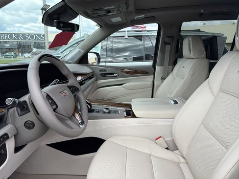 Used 2024 Cadillac Escalade Premium Luxury Platinum image 10