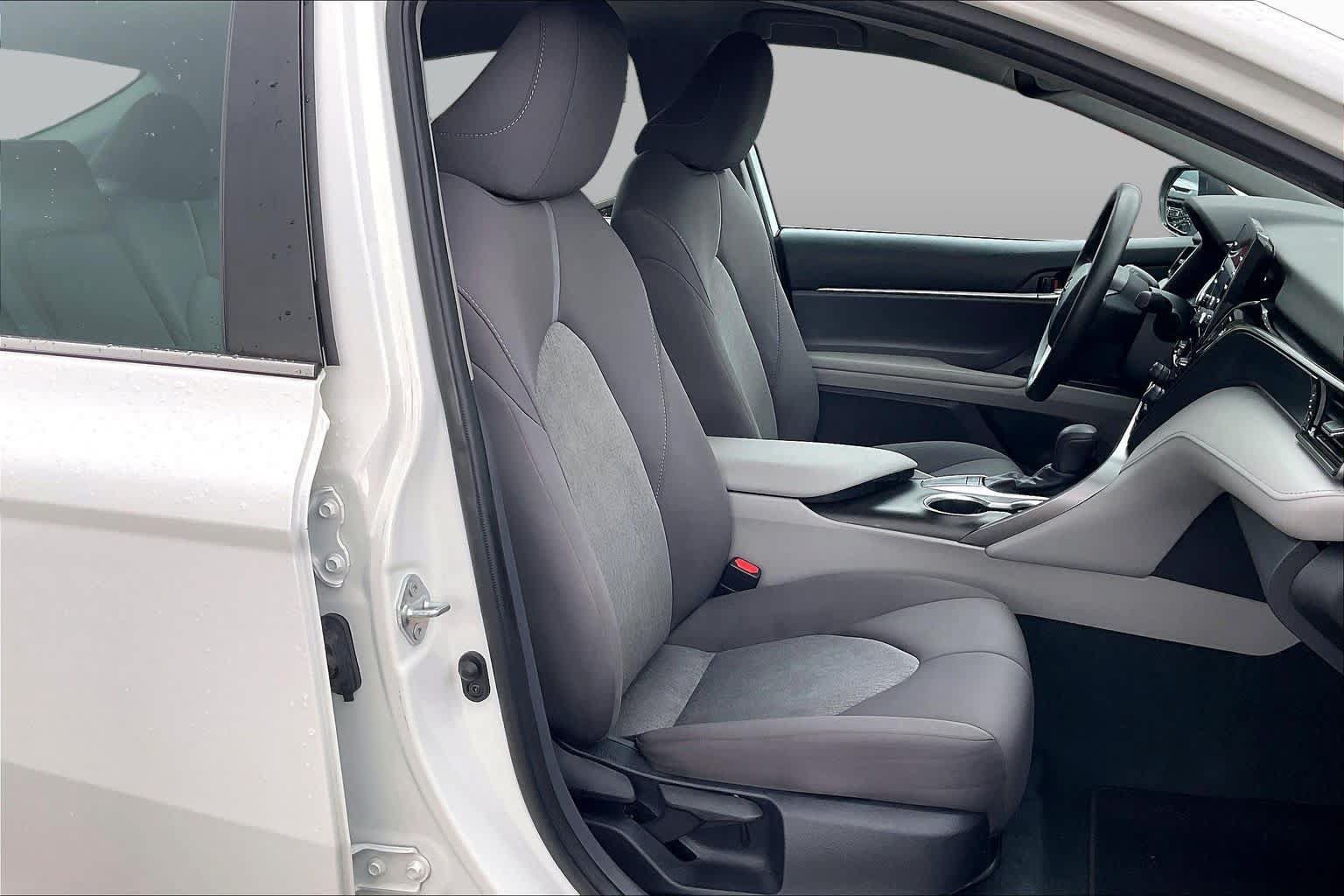 Used 2023 Toyota Camry LE w/ Convenience Package FWD image 9