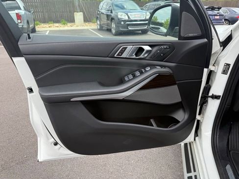 Used 2024 BMW X7 xDrive40i AWD/4WD image 34