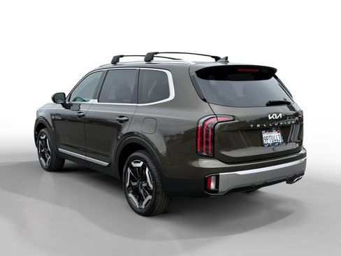 Certified 2025 Kia Telluride EX w/ EX Captain's Chair Package FWD image 3