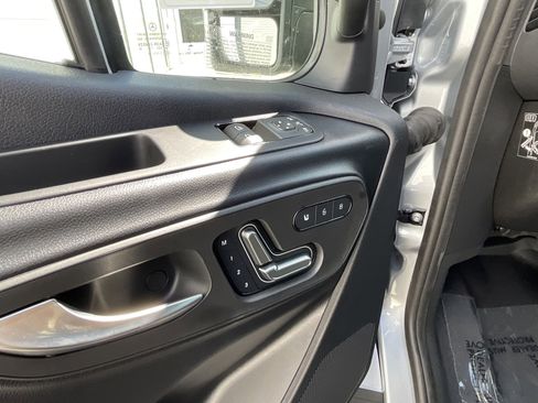 Used 2025 Mercedes-Benz Sprinter 2500 image 18