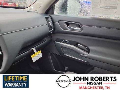 New 2026 Nissan Pathfinder SL image 7