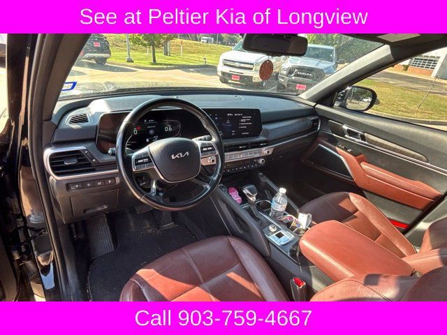 Used 2023 Kia Telluride EX w/ EX Captain's Chair Package FWD image 4