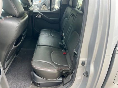 Used 2010 Nissan Frontier PRO-4X w/ Pro-4x Value Truck Pkg AWD/4WD image 13