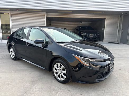 Used 2026 Toyota Corolla LE FWD image 3