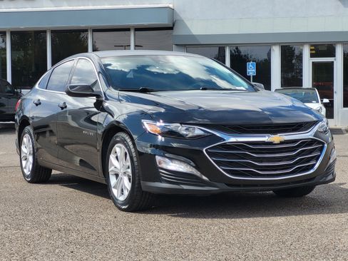 Used 2024 Chevrolet Malibu LT FWD image 3