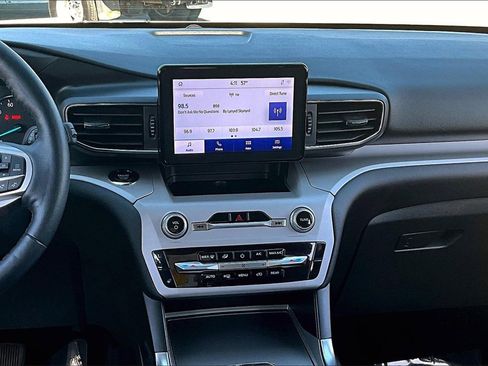 Used 2023 Ford Explorer XLT w/ Equipment Group 202A image 6