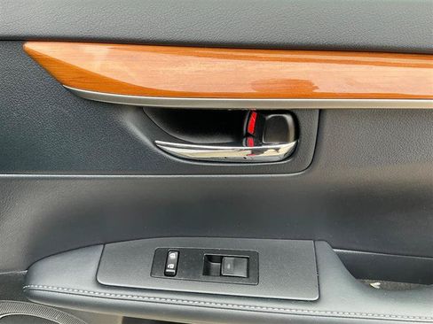 Used 2014 Lexus ES 300h w/ Luxury Package w/Bamboo Trim FWD image 34