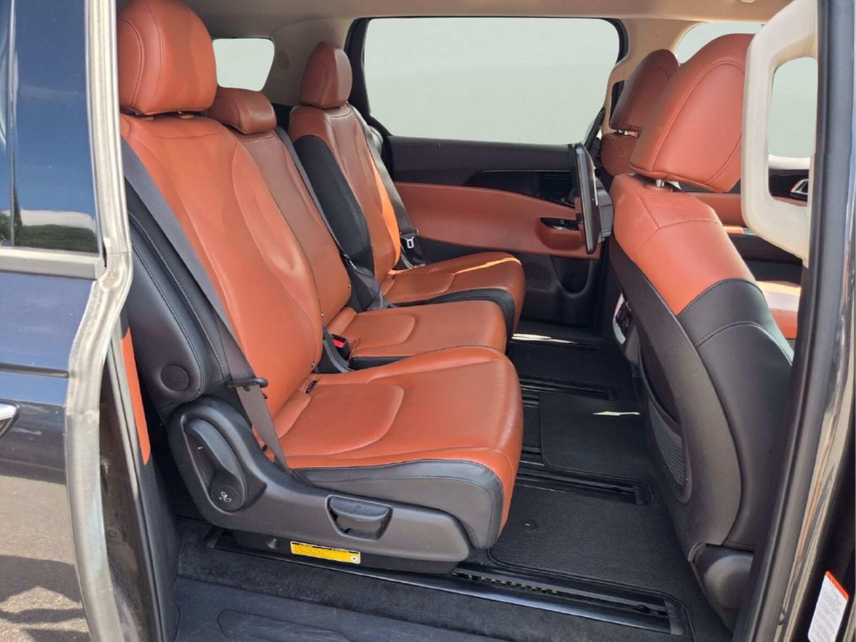 Used 2022 Kia Carnival SX FWD image 20