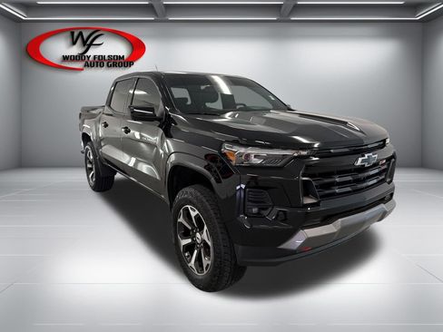 Used 2023 Chevrolet Colorado Z71 w/ Z71 Convenience Package 2 AWD/4WD image 3