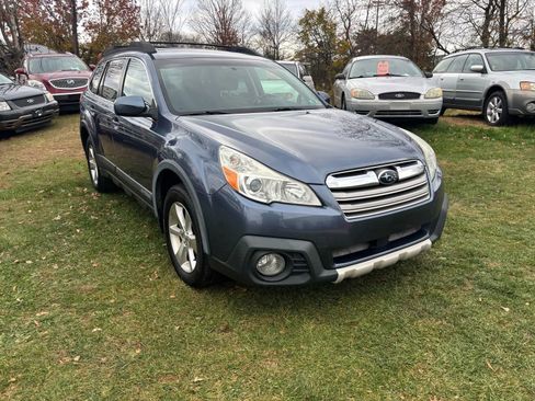 Used 2013 Subaru Outback 2.5i Limited w/ Moonroof Pkg image 2