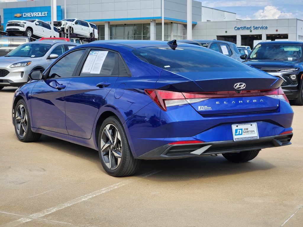 Used 2023 Hyundai Elantra SEL w/ Convenience Package FWD image 7