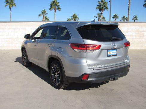 Used 2018 Toyota Highlander AWD V6 image 6