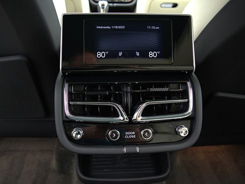 Certified 2023 Bentley Bentayga Extended Wheelbase image 27