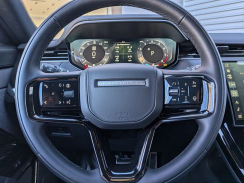 Used 2025 Land Rover Range Rover Sport Dynamic SE image 14