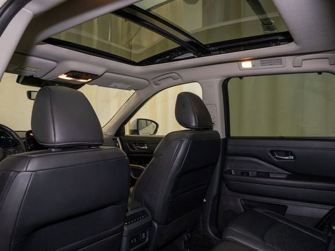 Certified 2024 Nissan Pathfinder Platinum w/ Cargo Package image 10