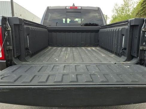 Used 2022 RAM 1500 Big Horn AWD/4WD image 11