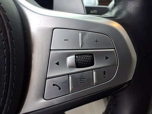 Used 2021 BMW 750i xDrive w/ Executive Package image 21