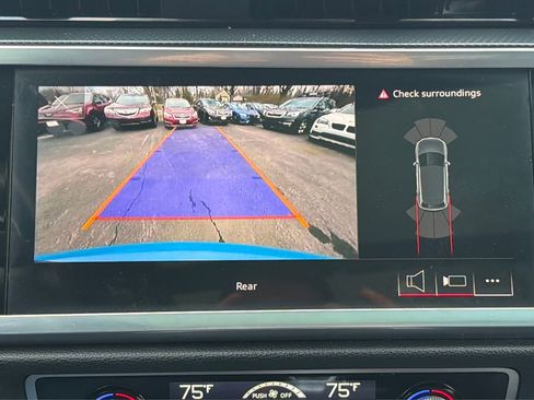 Used 2023 Audi Q3 2.0T Premium image 32