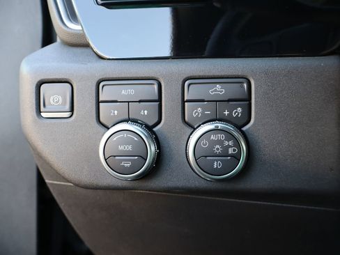 Used 2023 GMC Sierra 1500 Elevation image 15