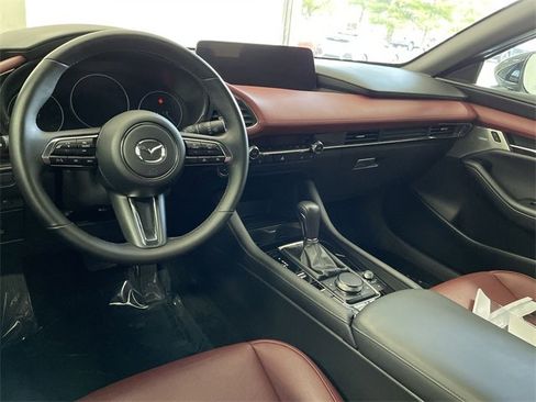 Used 2025 MAZDA MAZDA3 Hatchback w/ Appearance Package image 17