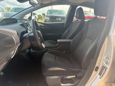Used 2018 Toyota Prius Two w/ Prius Two Safety Plus Package FWD image 13