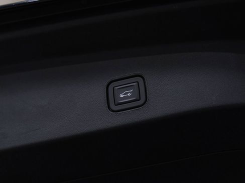 Used 2025 Cadillac Lyriq Luxury image 60