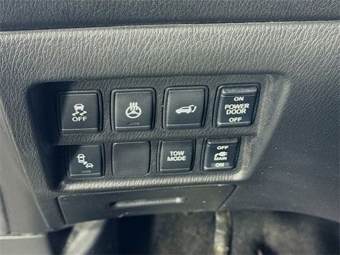 Used 2016 Nissan Pathfinder Platinum image 10