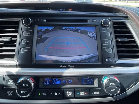 Used 2015 Toyota Highlander XLE AWD/4WD image 26