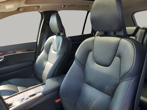 Used 2017 Volvo XC90 T5 Momentum w/ Vision Package image 27