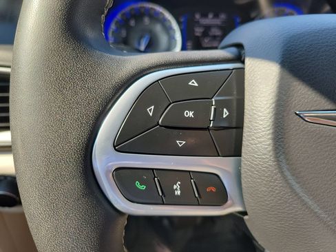 Used 2023 Chrysler Voyager LX FWD image 13