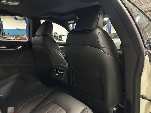Used 2024 Maserati Ghibli Modena Q4 AWD/4WD image 19
