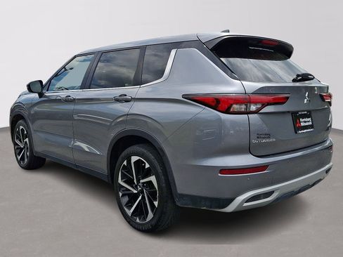 Used 2024 Mitsubishi Outlander SE AWD/4WD image 4